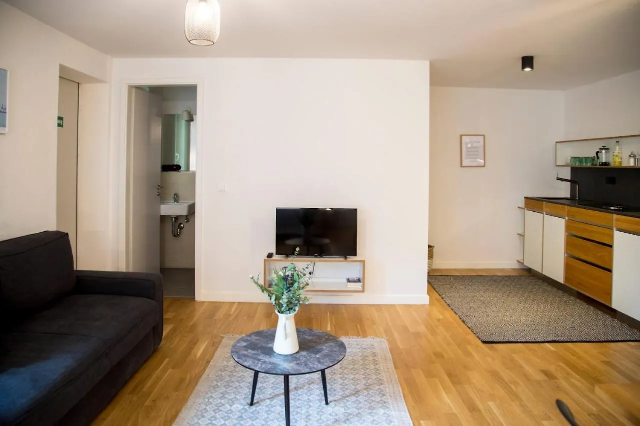 Madflats Hotel-Apartments S-Bahn Friedenau Berlin